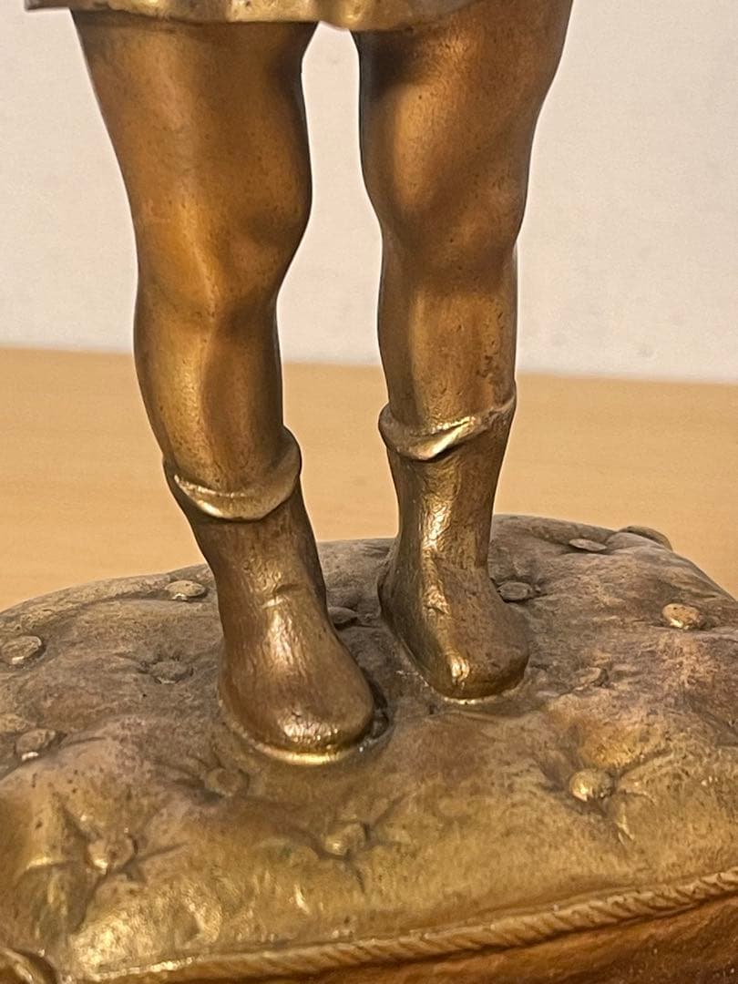 ブロンズ製少女像 メガネ付き