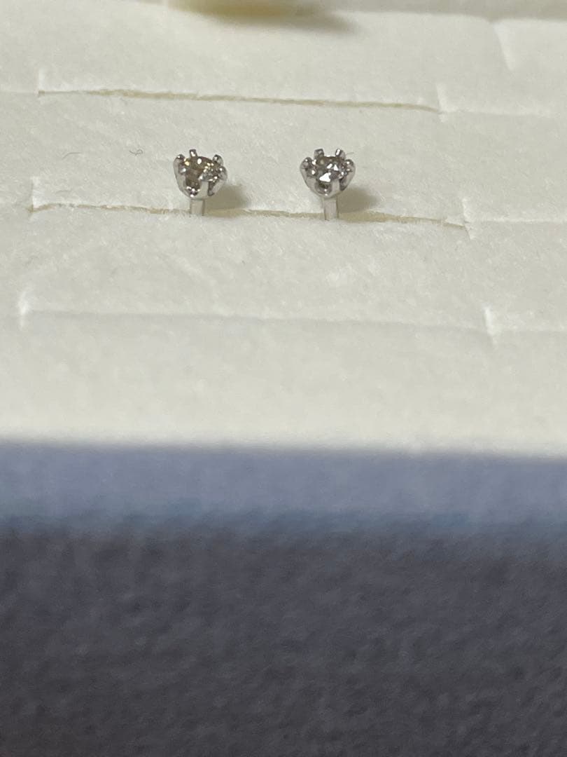 新品★カナル4℃★一粒★キラキラ★ダイヤモンドピアス