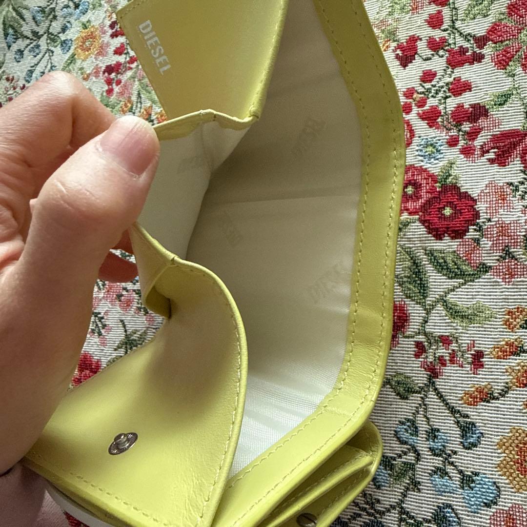 たこ　DIESEL イエロー 三つ折り財布