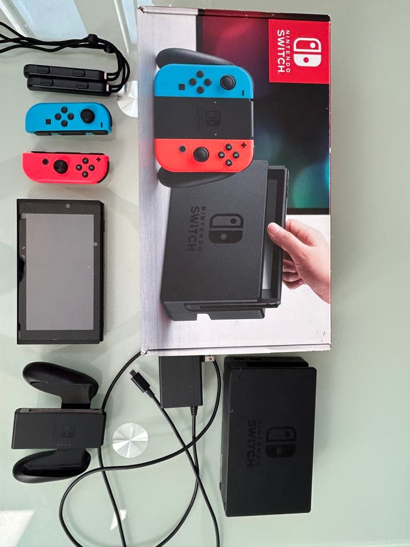 Nintendo Switch 本体 スイッチのカバー付き