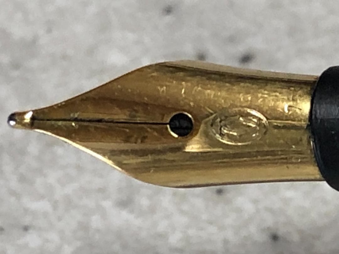 ★カルティエ ■マスト ■万年筆 ■ペン先 18K ■コンバーター ■ゴールド