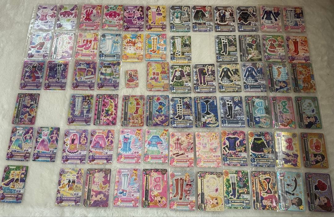 アイカツカード・グッズ　大量まとめ売り　オーロラキスコーデ等　初期排出版　希少