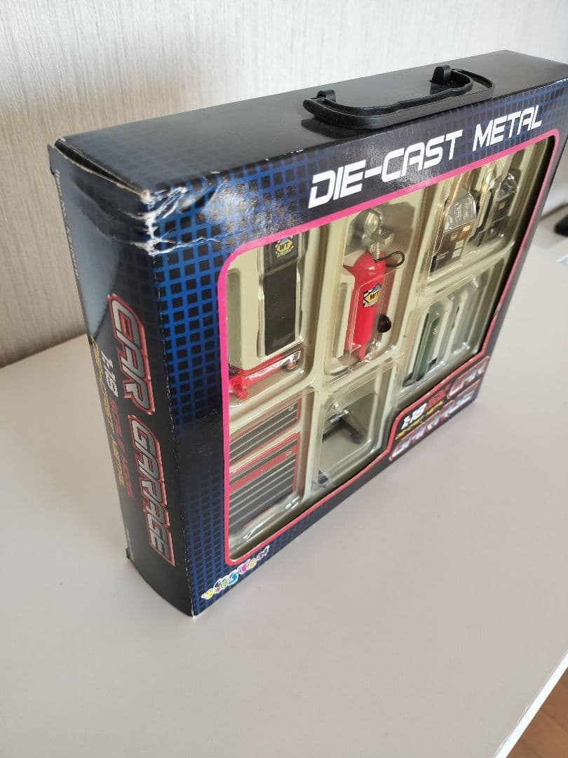 ジオラマ　1：18 ミニカー　ガレージ　工具　ミニチュア　ダイキャストモデル