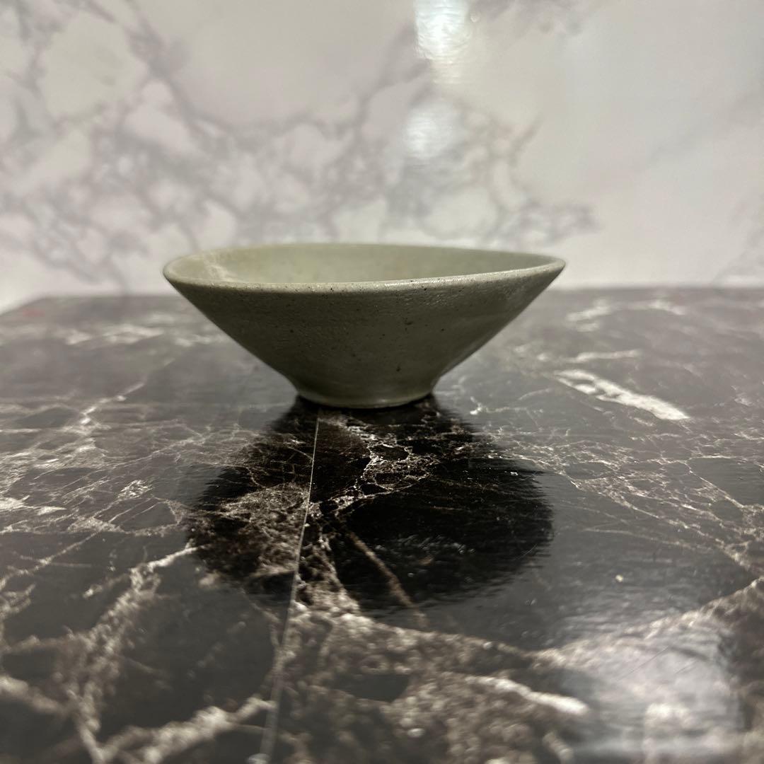 高麗青瓷、茶碗。　　無傷、箱。