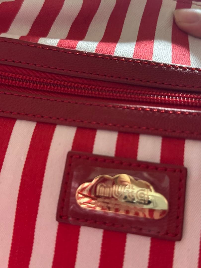 ムータ　赤 ショルダーバッグ