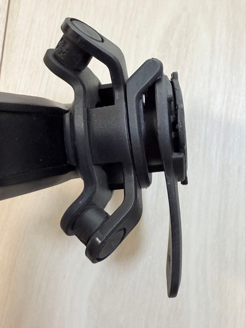 QUADLOCK PRO ＋ iPhone16プロケース　クアッドロック　プロ