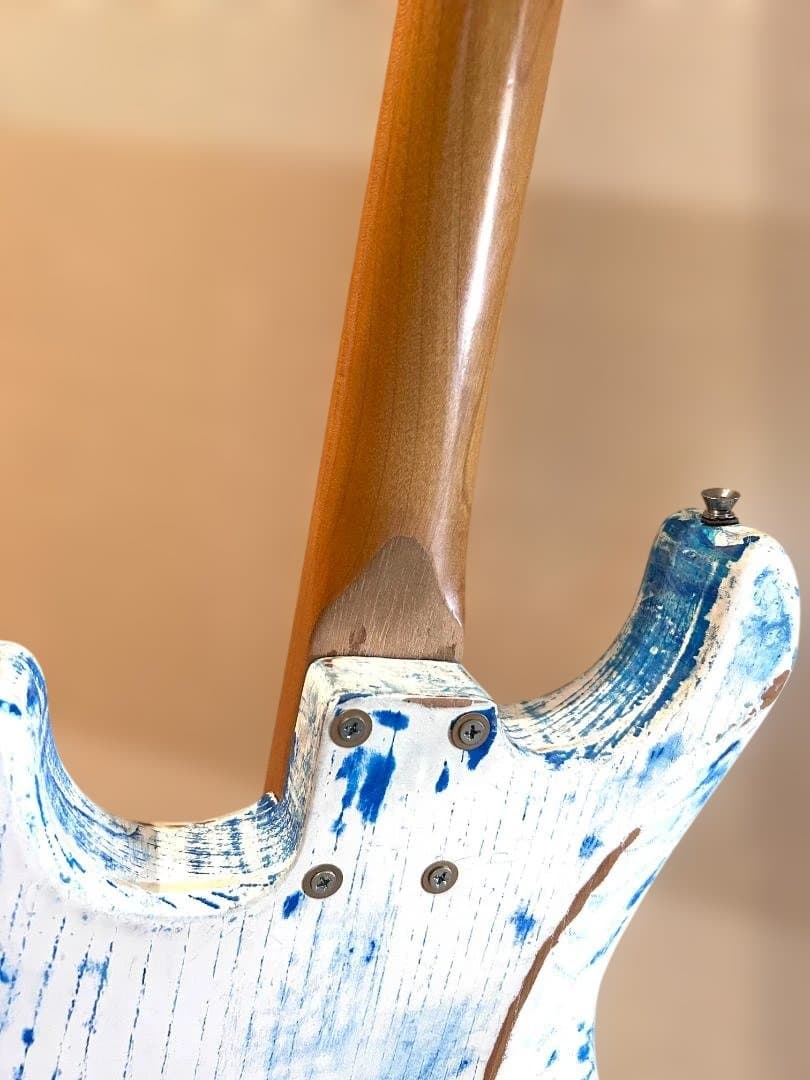 ストラトタイプ・ハードテイル・エレキギター・ボディとネックのジャンクセット