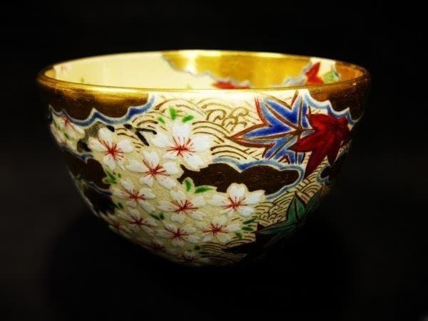 通次 阿山 色絵 雲錦 金襴手 金色と多色の紅葉模様 茶碗