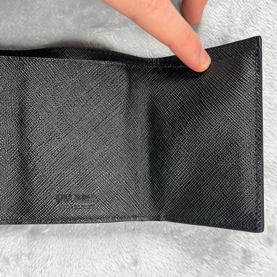 Prada プラダ 3つ折り財布 三角ロゴ ブラック 黒 サフィアーノレザー