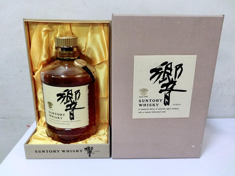 【未開封】サントリーウイスキー　響　金キャップ　旧ボトル　裏ゴールドラベル　レア