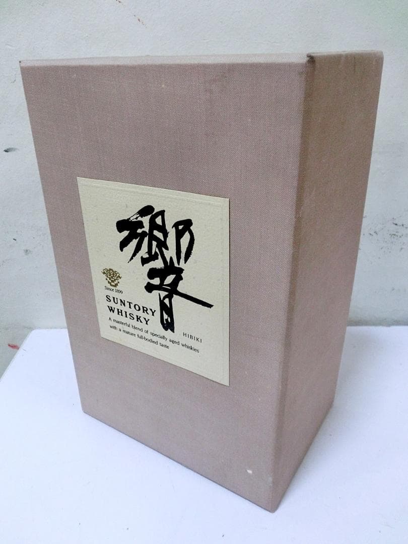 【未開封】サントリーウイスキー　響　金キャップ　旧ボトル　裏ゴールドラベル　レア