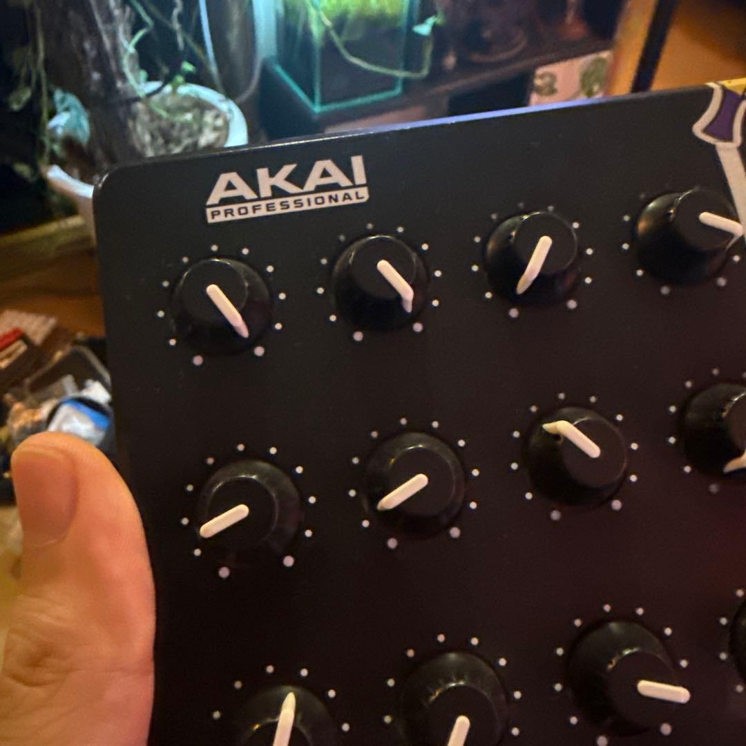 AKAI コントローラー フェーダー