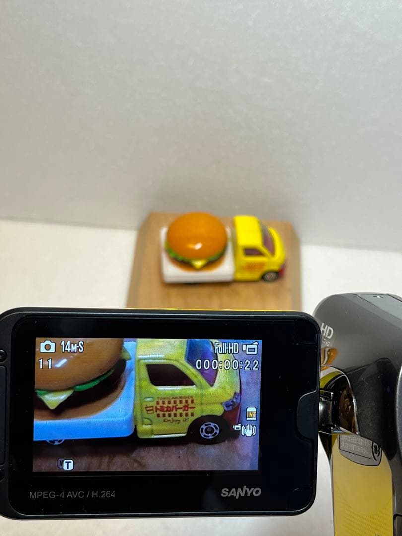 ☆人気美品☆SANYOデジタルムービーカメラXacti DMX-CA100Y