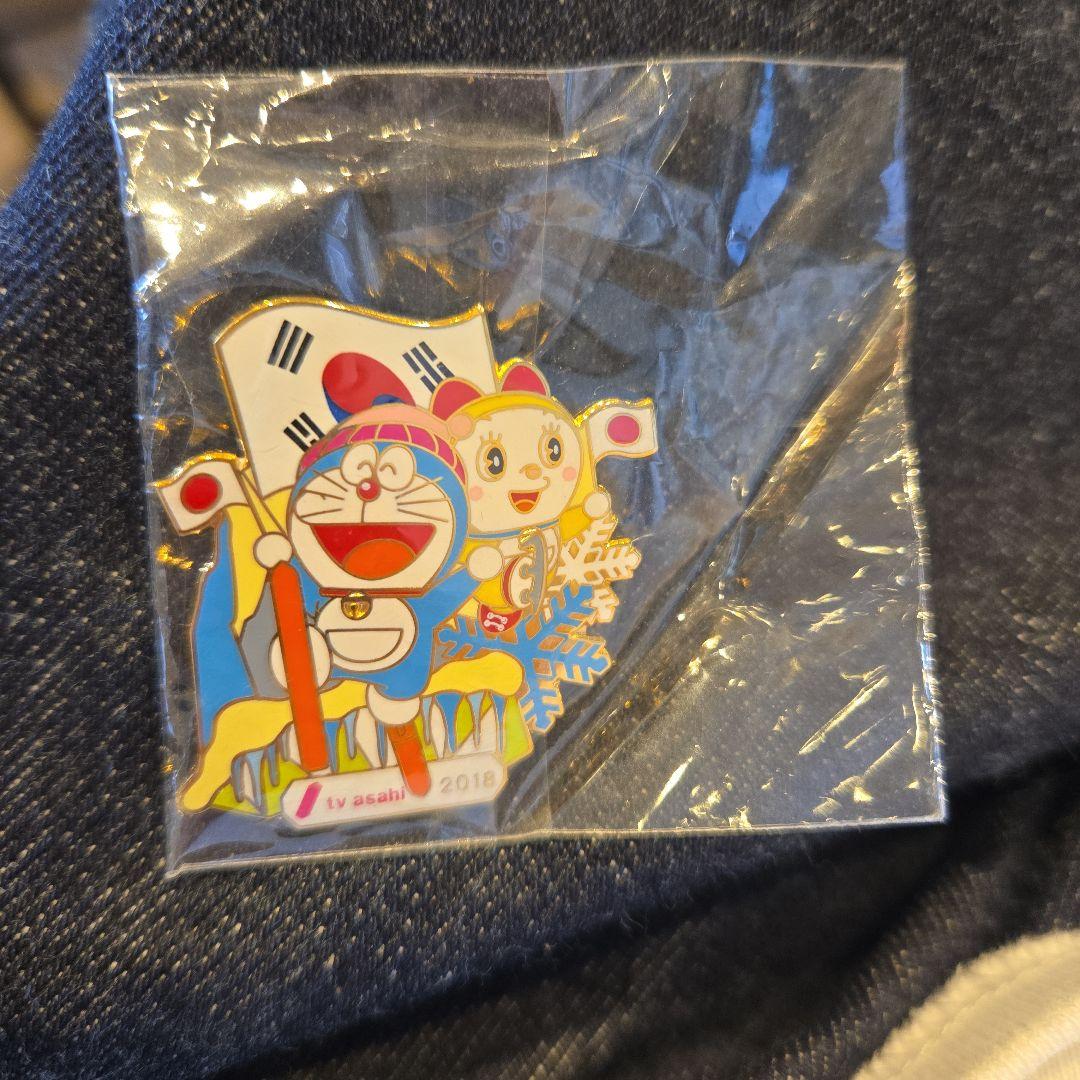 【非売品・新品】2018 平昌オリンピック テレビ朝日 ドラえもん ピンバッジ