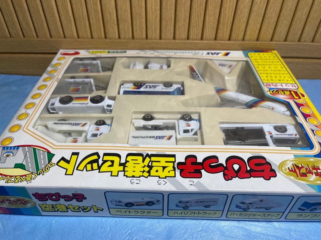 ぽんちゃん　JASレインボーセブン777 ちびっ子空港セット　ダイキャスト