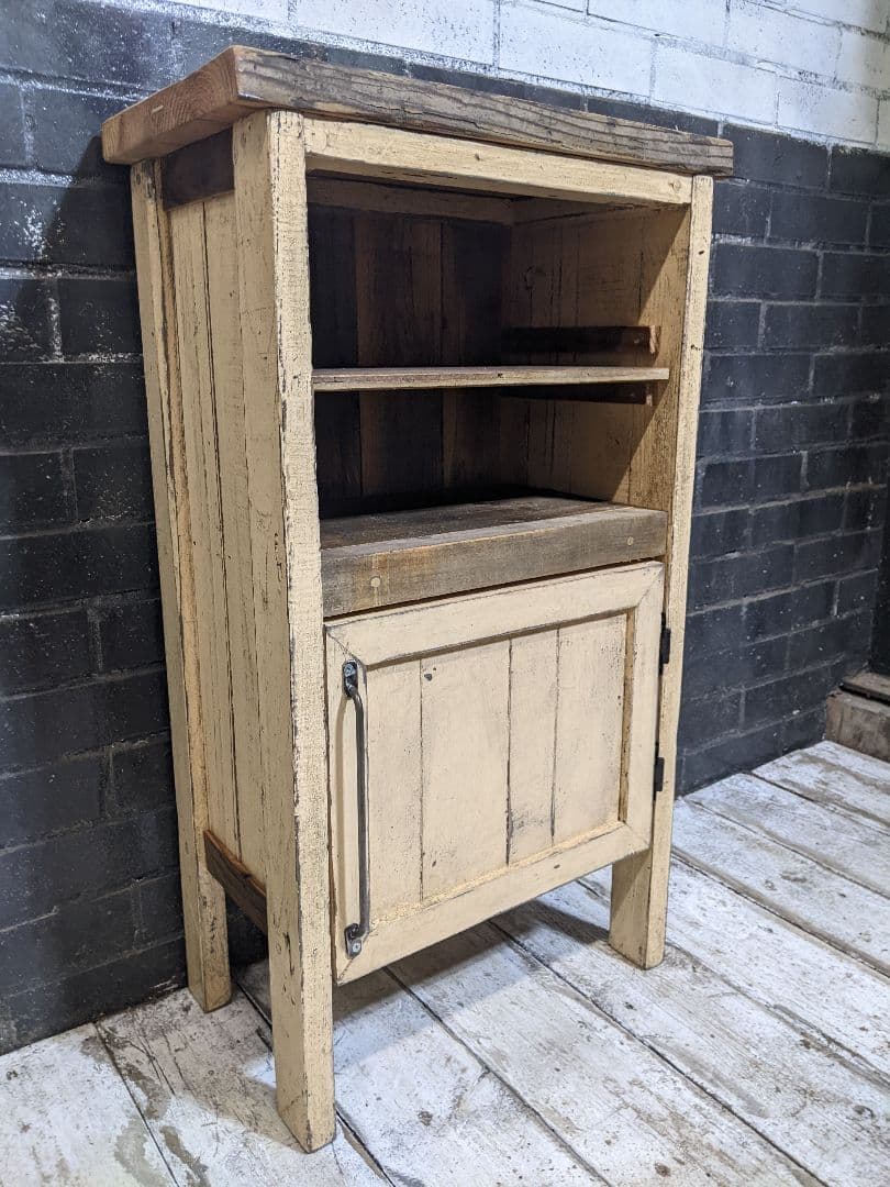 ちか　古材飾り棚　クリーム色