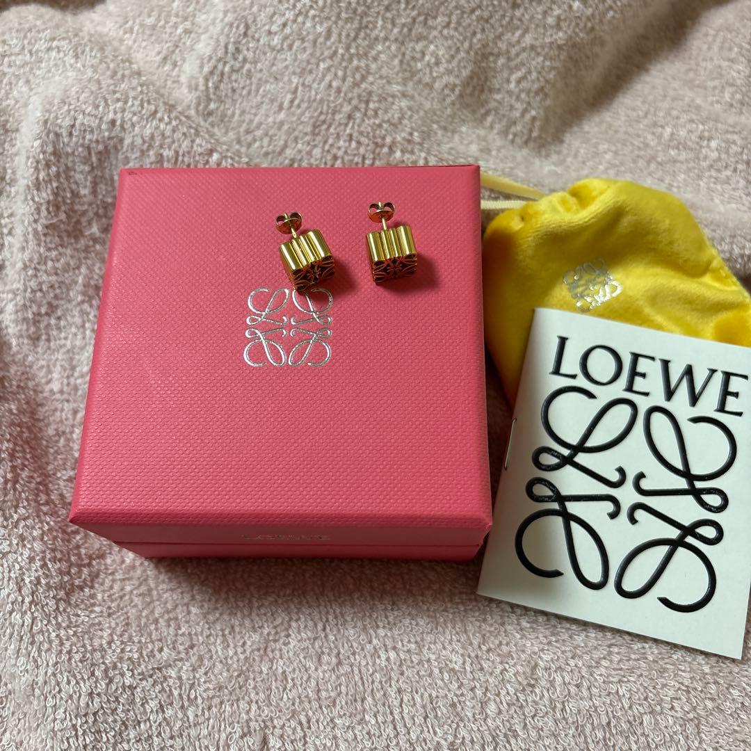 LOEWE アナグラム スタッド ピアス