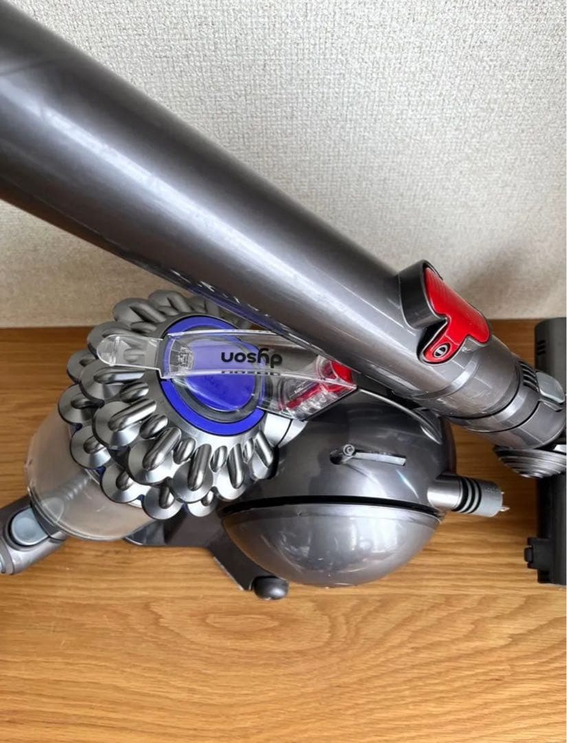 ダイソン 電気掃除機 DC63 【消毒/清掃/動作確認済】