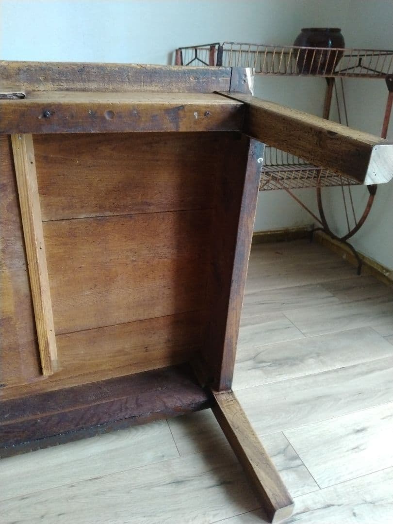 とらです。　フランスアンティーク　カフェテーブル　ローテーブル