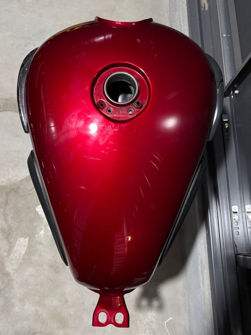 W650 純正タンク　凹み無し