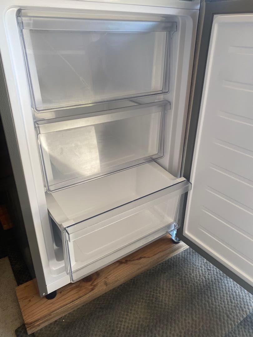 【美品】2024年製　ヤマダ電機オリジナル冷蔵庫　LED照明付き