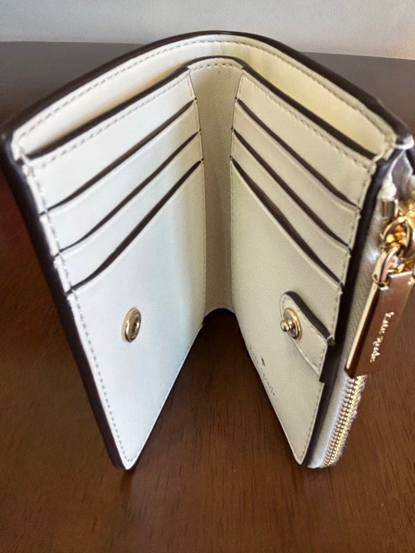 Kate spade フローラル 二つ折り財布