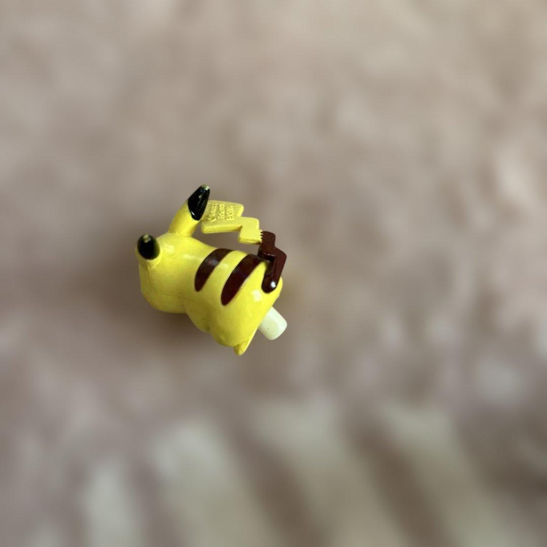 初期　ピカチュウ フィギュア