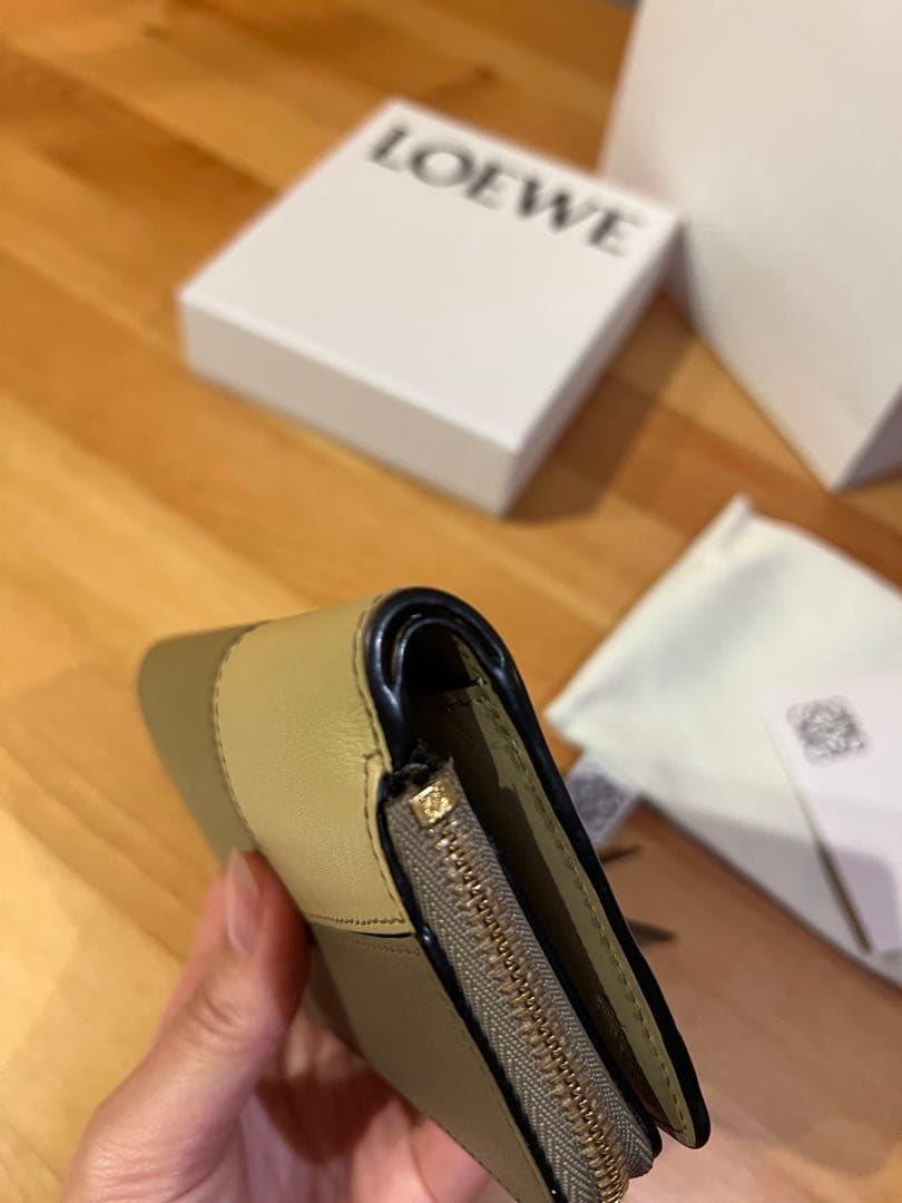 LOEWE 二つ折り財布 美品