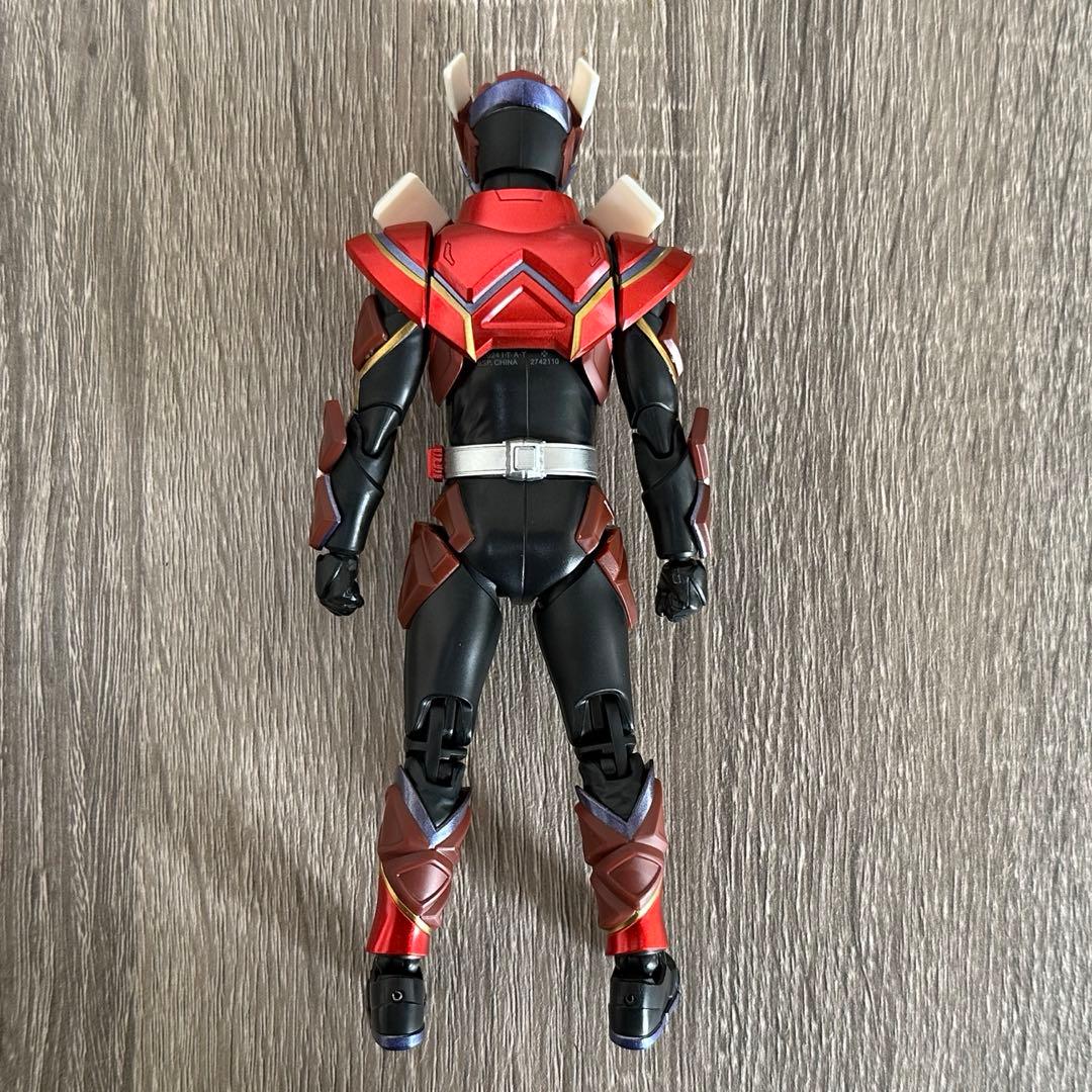 【開封済み】S.H.Figuarts 仮面ライダーヴァレン チョコドンフォーム