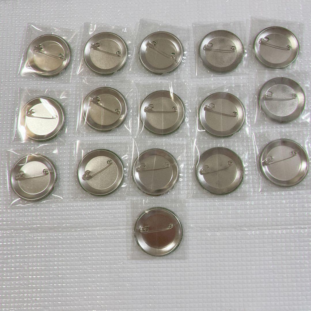 進撃の巨人 リヴァイ 缶バッジ スペシャル