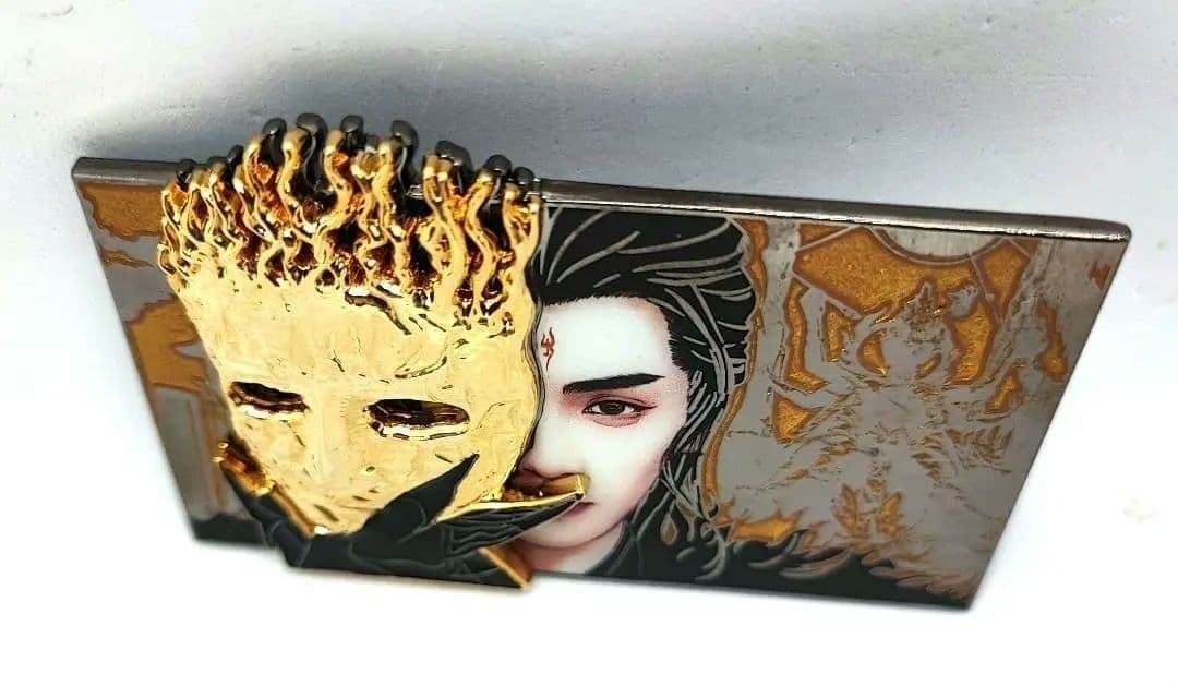 入手困難【 長月燼明】魔神・金属製ピンバッジ (羅雲熙 レオロー 澹台燼)