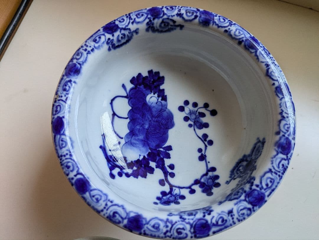 骨董　染付　盃洗　と　梅文高足杯(蝋印付)