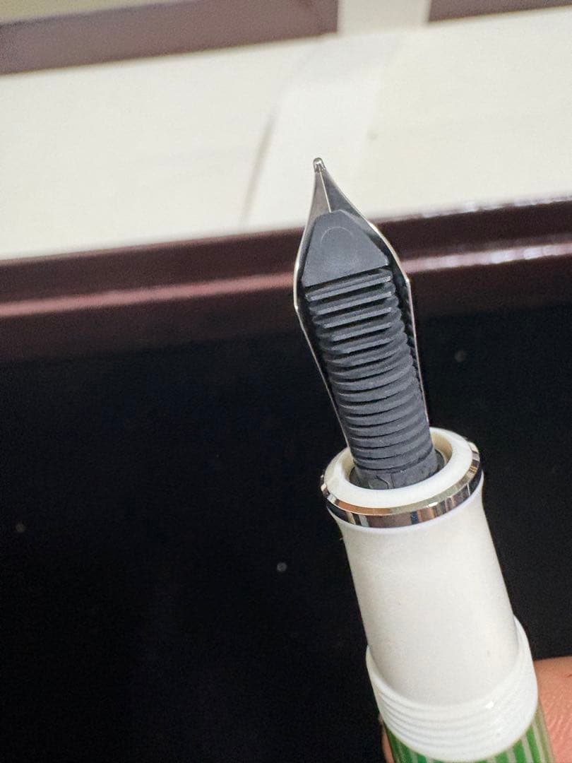 ペリカン万年筆　スーベレーンM605グリーンホワイト ペン先EF 14金