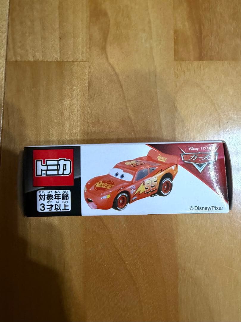 カーズ トミカ ライトニング・マックイーン ジャンプタイプ