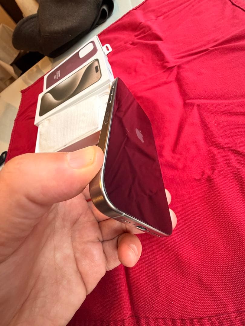 iPhone 15 Pro 256G ナチュラルチタニウム　美品‼️