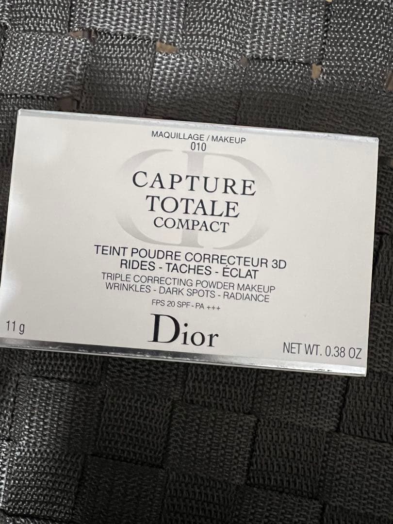 新品☆ カプチュールトータル トリプルコレクティング パウダーコンパクト#010