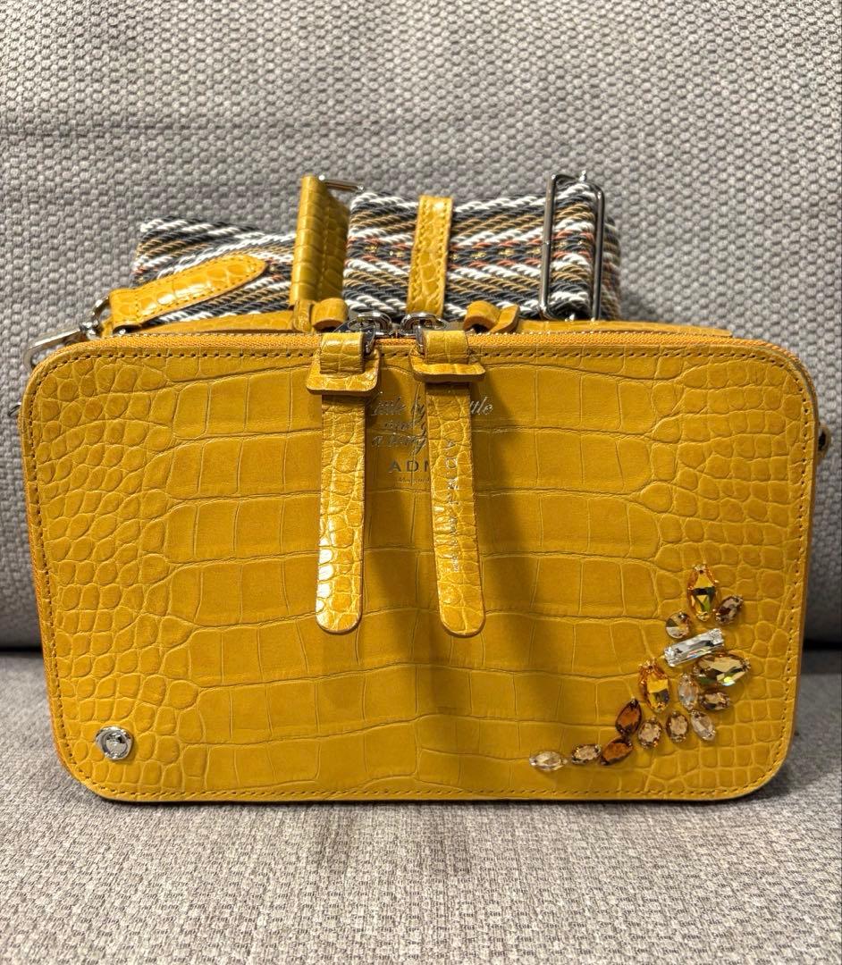 ADMJ スワロフスキースクエアショルダーバッグ