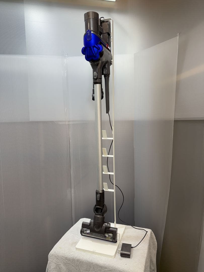 Dyson クリーナー　スタンド付