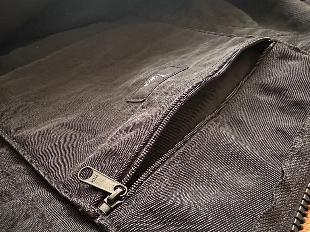 Y'SACCS ブラック ボストンバッグ