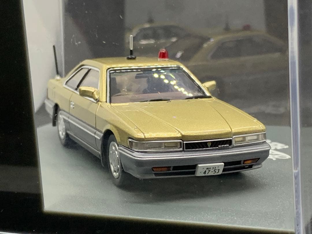 またまたあぶない刑事 レパード　ゴールドメタリックツートン　港3号 覆面パトカー