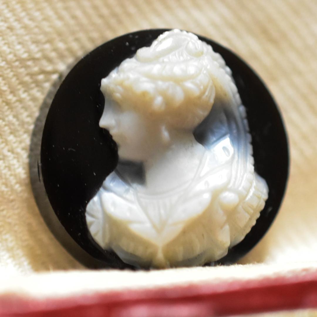 アンティーク 非加熱黒瑪瑙 貴婦人のハードストーンカメオルース/裸石