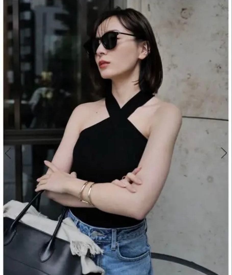 アニュアンス ツイストホルターネックニットトップス