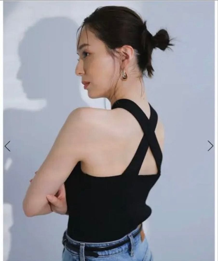 アニュアンス ツイストホルターネックニットトップス