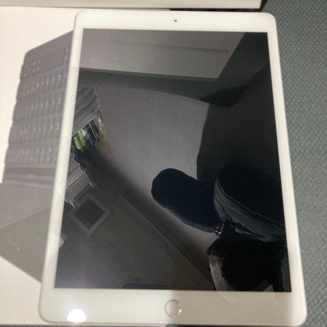 せろり iPad7 au 本体 + Smart Keyboard