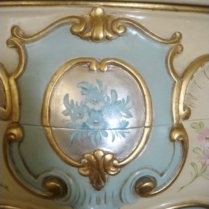 イタリア家具　ロココ調　キャビネット　手彫り　マリオコルチャゴ