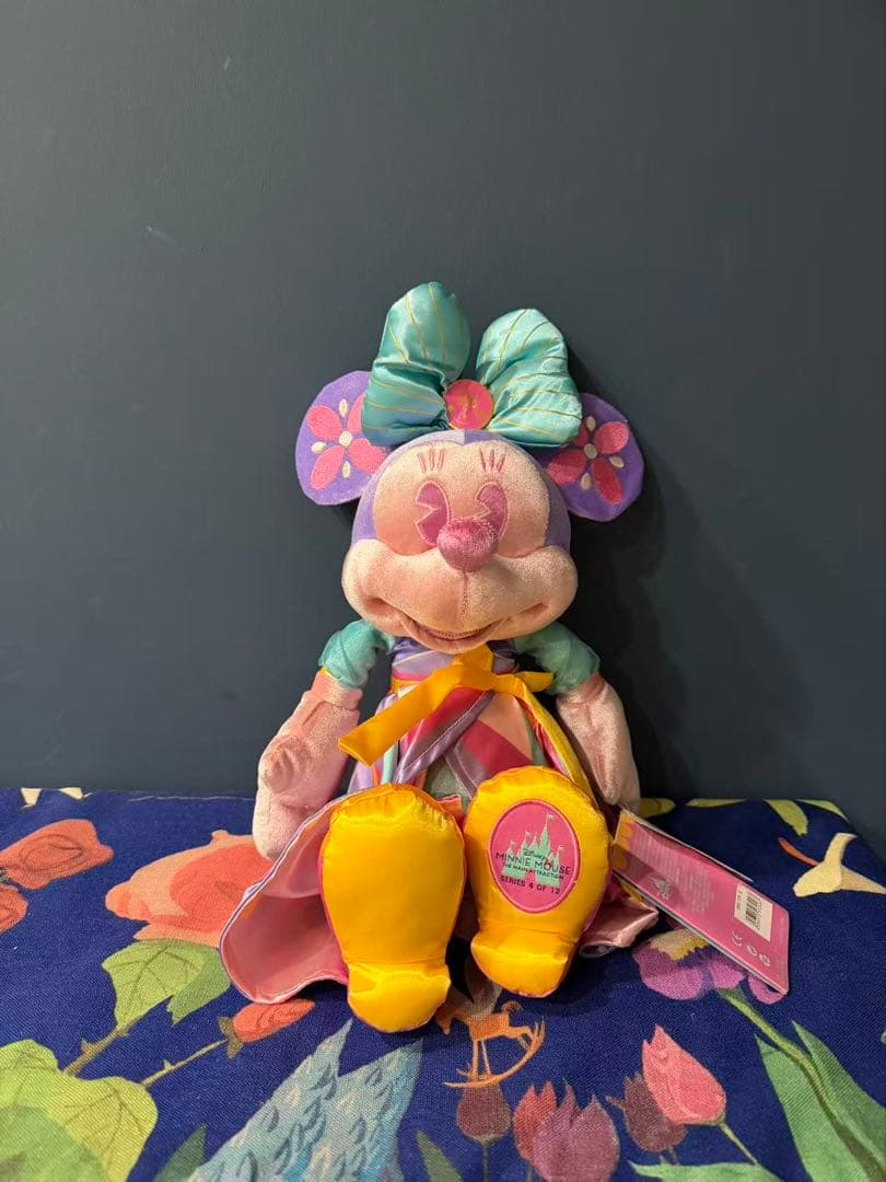 上海ディズニーストア毎月ミニーぬいぐるみ12体セット