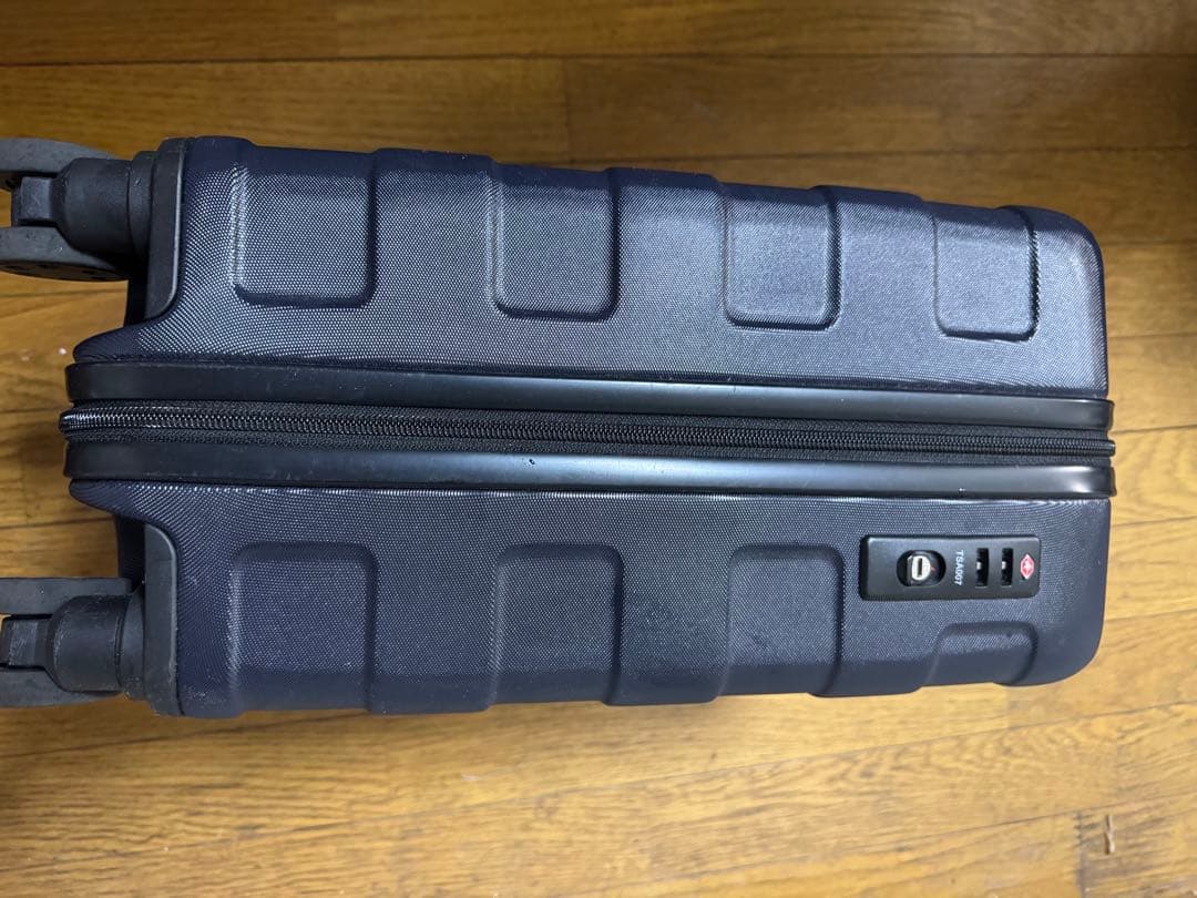 無印良品 スーツケース ネイビー 20リットル　G9AA061