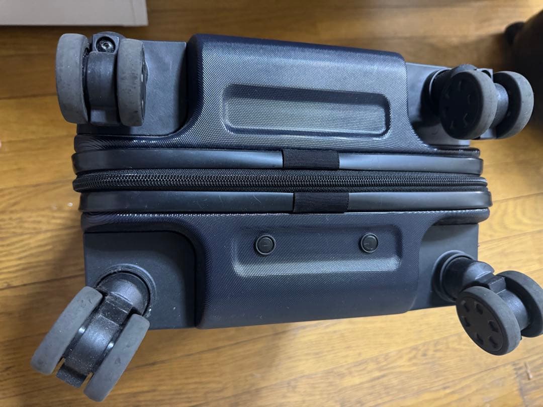 無印良品 スーツケース ネイビー 20リットル　G9AA061