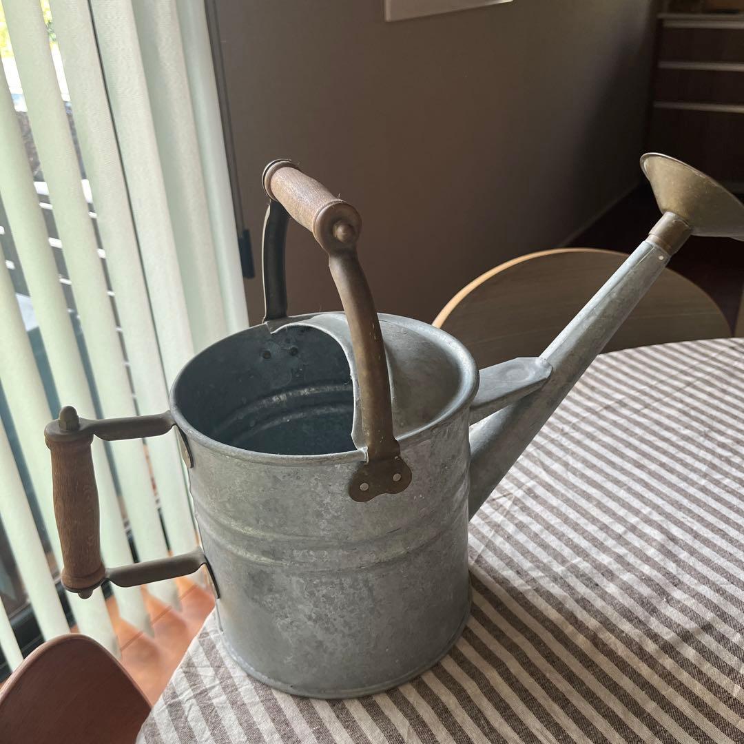 HAWS 英国ホーズ社　ピーターラビットカン　ガーデニング　じょうろ