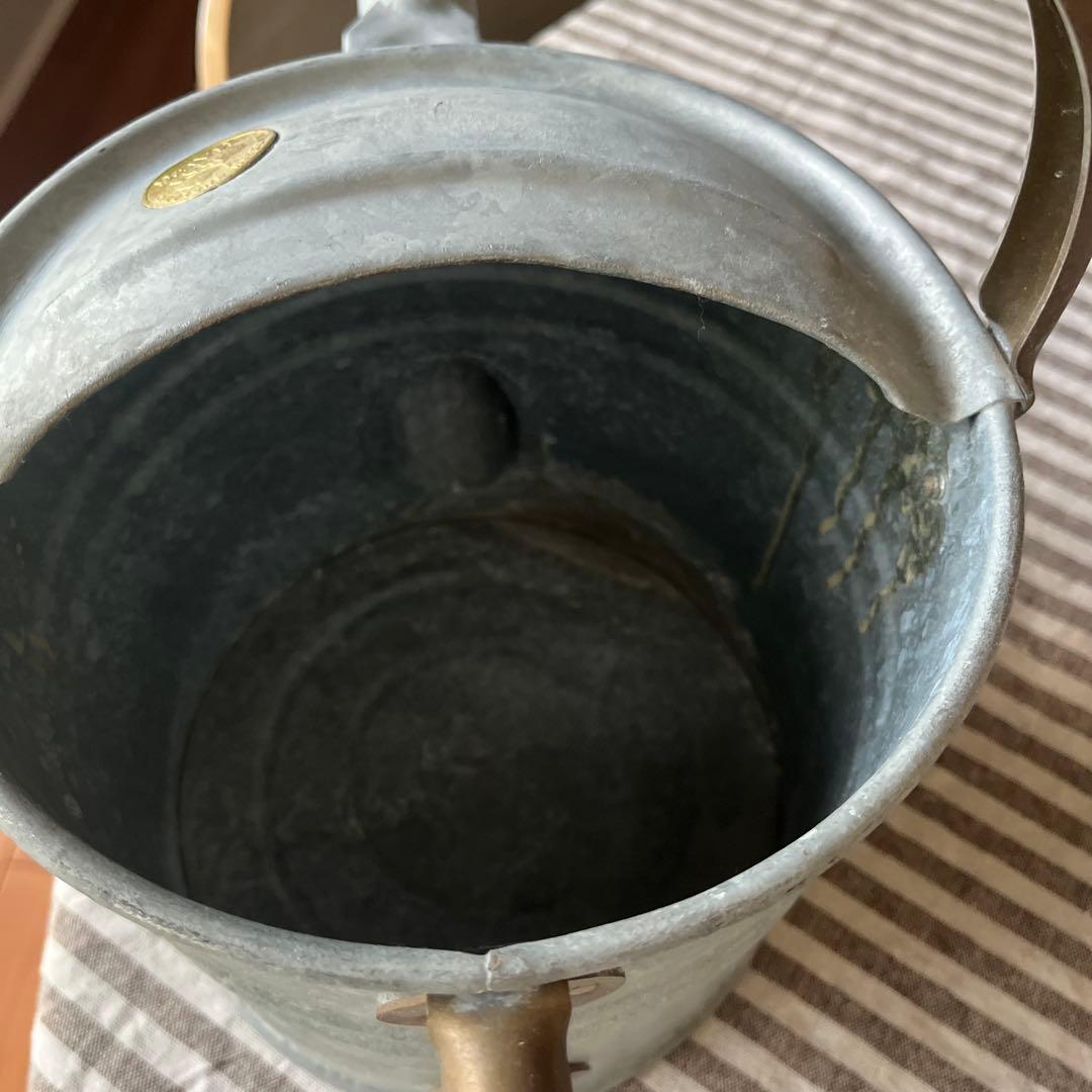 HAWS 英国ホーズ社　ピーターラビットカン　ガーデニング　じょうろ